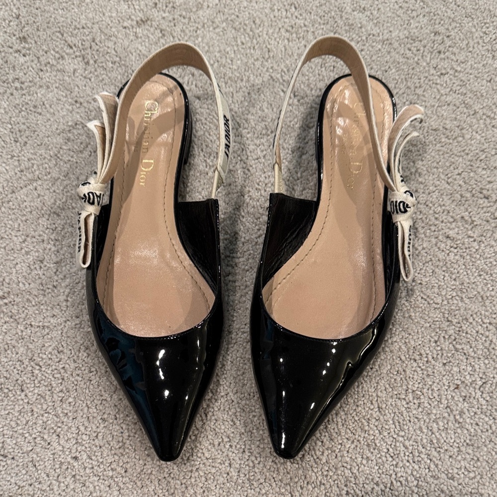 Dior J’Adior Black Patent Leather Pointed Slingback Flats with Logo Bow